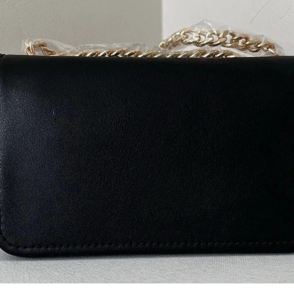 New Marc Jacobs Mini Flap Crossbody bag Smooth Leather Black with Gold Chain - Picture 2 of 5